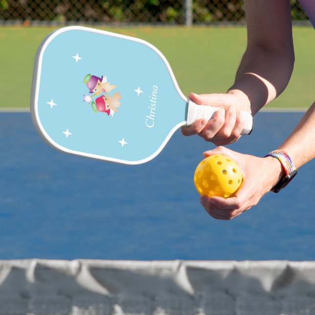 Raquette De Pickleball Nom personnalisé mignon anges sur bleu (Insitu)