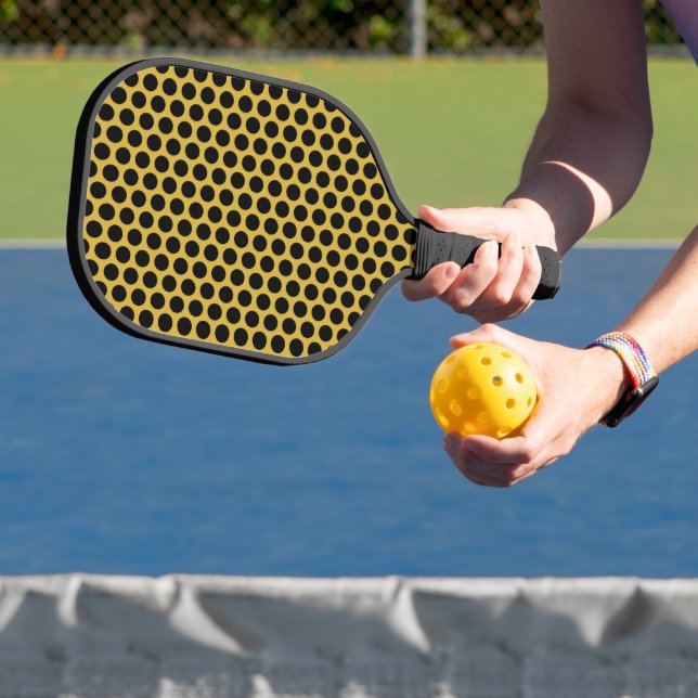 Raquette De Pickleball Or métallique avec style point noir (Insitu)