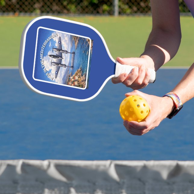 Raquette De Pickleball P-38 Lightning au-dessus de la Méditerranée (Insitu)