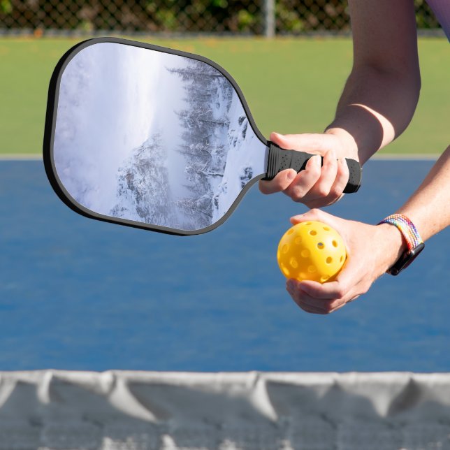Raquette De Pickleball Pays merveilleux d'hiver, brouillard, forêt d'épin (Insitu)