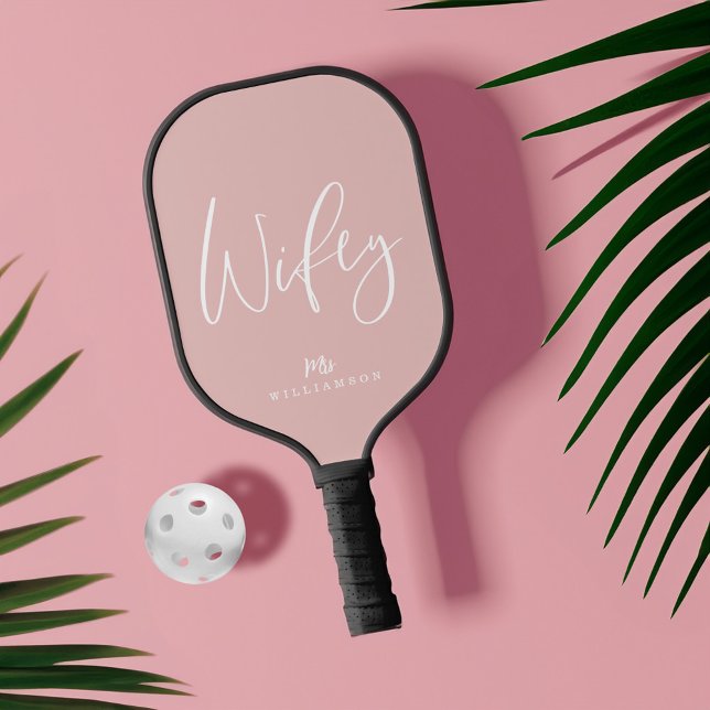 Raquette De Pickleball Pink Modern Minimal Wifey Script Nom personnalisé (Pink Modern Minimal Wifey Script Personalized Name Pickleball Paddle)