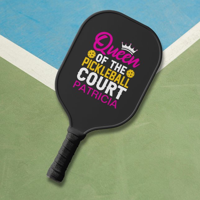 Raquette De Pickleball Queen of the Pickleball Court Amusement Monogramme (Add name to personalize.  See the collection for matching items.)