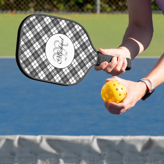 Raquette De Pickleball Tartan motif Noël noir blanc Monogramme (Insitu)