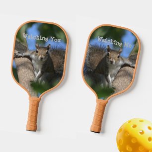 Raquette De Pickleball Un écureuil vous regarde d'un arbre