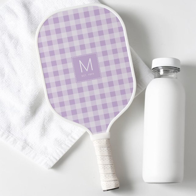 Raquette De Pickleball Violet Gingham Monogrammé Préétabli (Preppy Purple Gingham Monogram Established Est Pickleball Paddle)