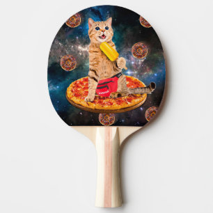 Raquette De Ping Pong Chat sur une pizza mangeant de la glace lolly