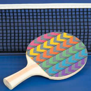 Raquette De Ping Pong Chevron Motif On Wood Texture par Shirley Taylor