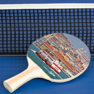 Raquette De Ping Pong Ciel de Lisbonne avec vieux ferry sur le fleuve Ta
