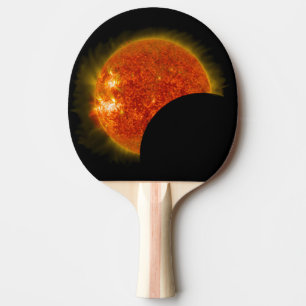 Raquette De Ping Pong Éclipse solaire en cours