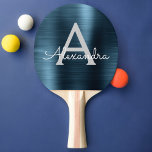 Raquette De Ping Pong Monogramme à huile métallique de sport moderne ble<br><div class="desc">Pagaie De Ping Monogramme Élégante À Huile Métallique Bleue Faux. Cette pagaie monogrammée Ping Pong Paddle peut être customisée pour inclure votre nom initial et prénom et fait un grand cadeau de 16 anniversaire ou mariage ou de fête de bachelorette.</div>