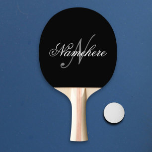 Raquette De Ping Pong Monogramme de nom noir et blanc personnalisé uniqu