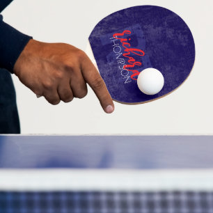 Raquette De Ping Pong Monogramme du joueur cool (nom + initiales) sur bl