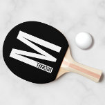 Raquette De Ping Pong Monogramme et nom personnalisés modernes<br><div class="desc">Design Monogram moderne avec lettre monogramme personnalisée "M" et nom dans le style de police sans serif moderne en gras. Un cadeau parfait pour lui,  un cadeau de fête des pères et plus encore.</div>