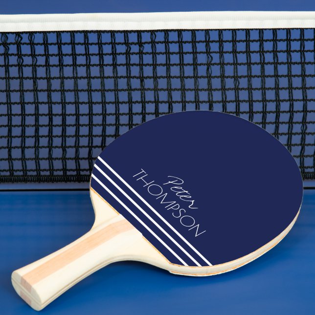 Raquette De Ping Pong Nom moderne simple et élégant sur bleu foncé (Insitu)