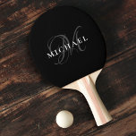 Raquette De Ping Pong Nom Monogramme personnalisé Cool sportif moderne<br><div class="desc">Pagaie de ping-pong monogramme personnalisée avec votre nom en blanc,  initiale en gris sur fond noir minimaliste. Grand cadeau pour papa en Fête des pères!</div>