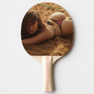 RAQUETTE DE PING PONG PADDLE DE PING-PONG DE LA PLAGE DE LA FILLE DE BAR