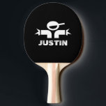 Raquette De Ping Pong Pagaies de ping-pong personnalisées pour ping-pong<br><div class="desc">Pagaies de ping-pong personnalisées avec nom d'enfant. Équipement personnalisé de logo pour le tennis de table. Sympa idée cadeau d'anniversaire ou de Noël pour les garçons et les filles cool. Design noir et blanc avec arrière - plan couleur personnalisable. Fournitures pour enfants personnalisées. Jouets amusants et jeux pour la maternelle,...</div>