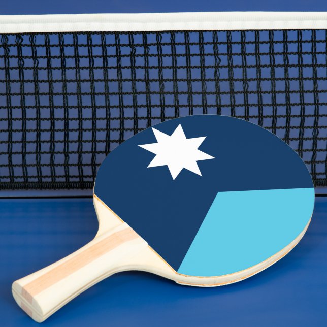 Raquette De Ping Pong Patriotic, ping pong paddle with Flag of Minnesota (Insitu)