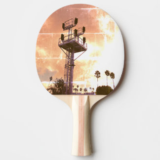 Raquette De Ping Pong Paysage Urbain Rustique Chevauchant les Rails Deux