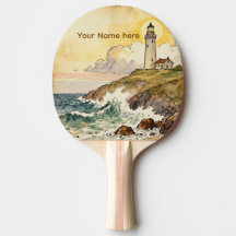 Phare sur une colline, surplombant les vagues