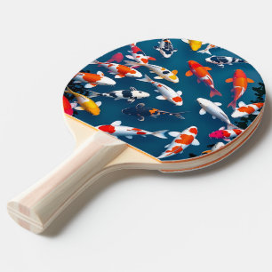 Raquette De Ping Pong Vue aérienne de l'étang de carpes koï colorées