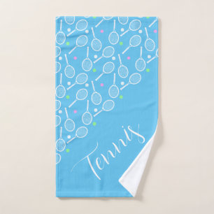 Raquettes et balles de tennis ciel bleu pastel