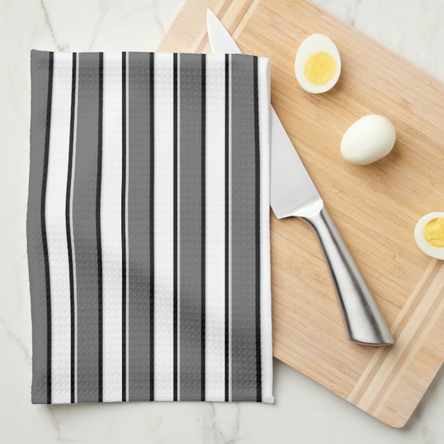 Rayures grises et noires sur des torchons de cuisi (Quart Plié)