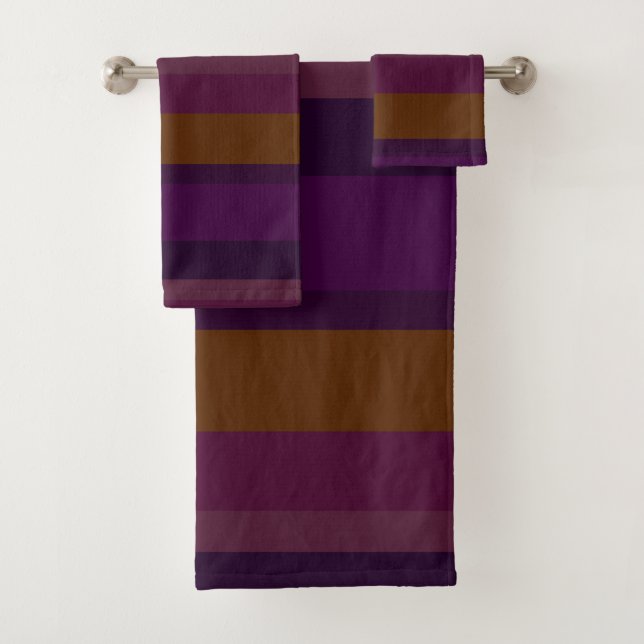 Rayures horizontales aubergine foncé et moutarde (En situation)