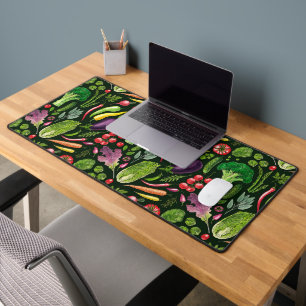 Récolte de légumes et d'herbes sur le noir