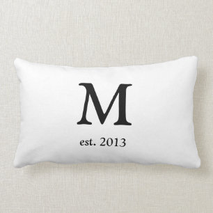 Rectangle Coussin décoré d'un monogramme