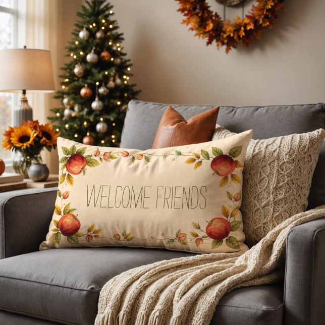 Rectangle Coussin Friendsgiving automnal Coeur Chaud Décor (Cozy Friendsgiving pillow with autumn leaves, apples, and a customizable 'Welcome Friends' message.)