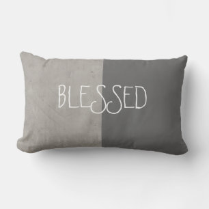Rectangle coussin gris avec décoration maison