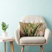 Coussin Lumbar orchidée en ivoire, or et vert