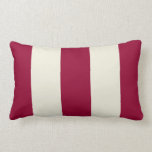 Rectangle Grenat et coussin de rayure d'Ecru<br><div class="desc">Les rayures larges en rouge d'ecru et de grenat sont un accent moderne et de très bon goût pour votre décor à la maison. Appareillez avec des motifs plus audacieux pour un style élégant de mélange et de sur-tendance.</div>