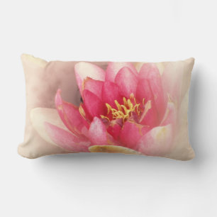 Rectangle Nénuphar rose Pastel Lumbar Coussin