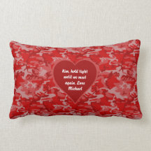 Tenez le Coussin Valentine Camo Rouge Serré -Perso