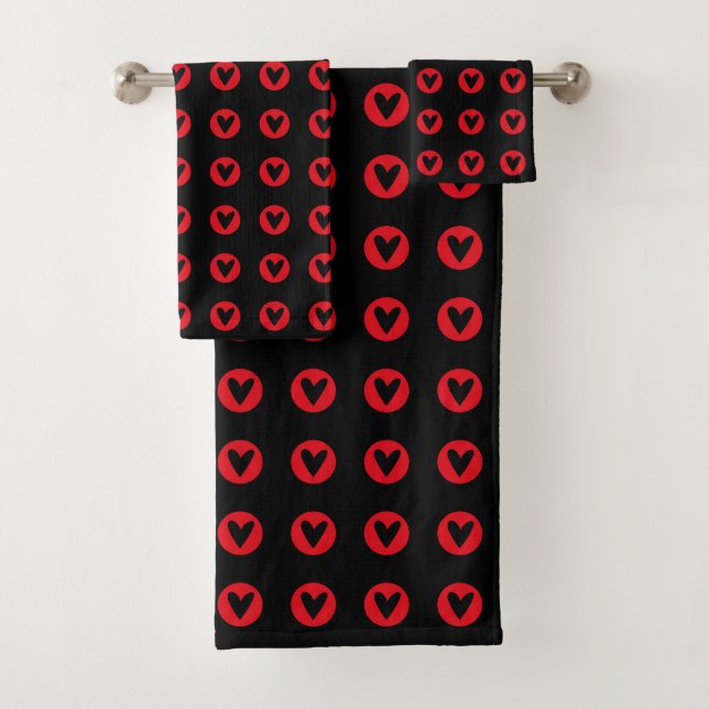 Red Emblem Heart Pattern on Deep Black (En situation)