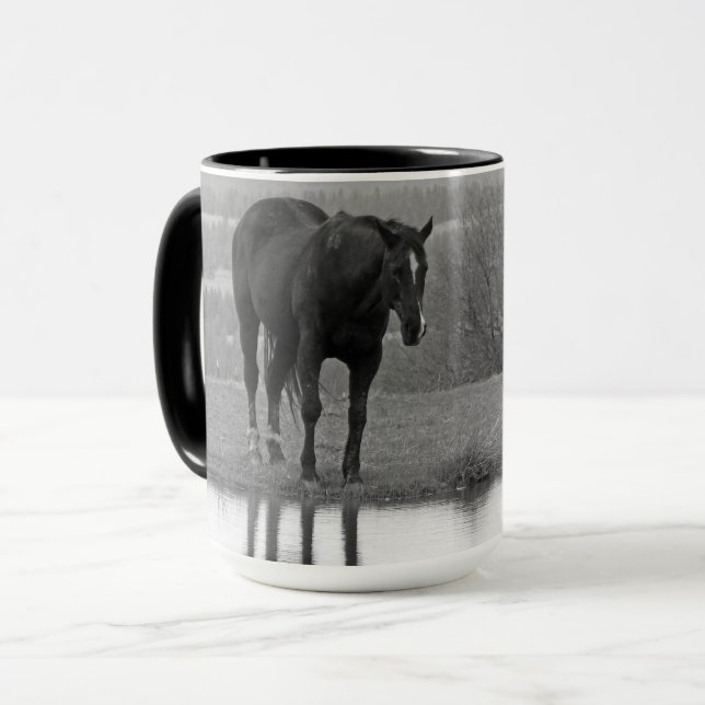Réflectionz calme ~ Cheval Mug (Devant gauche)