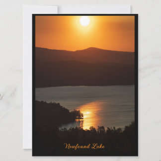 Réflexions sur le coucher du soleil sur le lac New