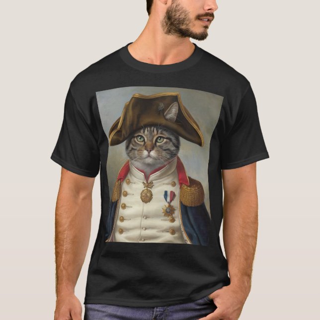 " Regal Cat in Military Uniform T-shirt (Devant)