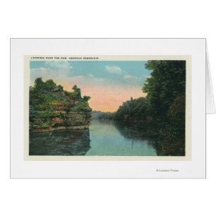 Regard au-dessus du barrage de réservoir d'Ashokan