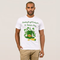 Regard pour obtenir le T-shirt du jour de St