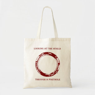 Regard sur le monde à travers un sac de hublot