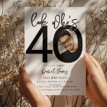 Regardez qui a 40 ans | Photo Invitation à l'anniv<br><div class="desc">Fêtez le grand 4-0 en style avec notre invitation personnalisable et chic 40e anniversaire! Cette invitation parfaitement conçue joue avec une typographie noire audacieuse et un arrière - plan blanc classique pour souligner le jalon que vous avez atteint. Incorporez votre photo préférée dans le design, niché dans le zéro de...</div>