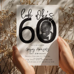 Regardez qui a 60 ans | Photo Invitation à l'anniv<br><div class="desc">Fêtez le grand 6-0 en style avec notre invitation à 60e anniversaire personnalisable et chic! Cette invitation parfaitement conçue joue avec une typographie noire audacieuse et un arrière - plan blanc classique pour souligner le jalon que vous avez atteint. Incorporez votre photo préférée dans le design, niché dans le zéro...</div>