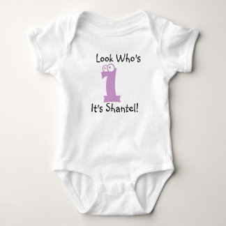 Regardez qui est 1 Tshirt d'anniversaire personnal