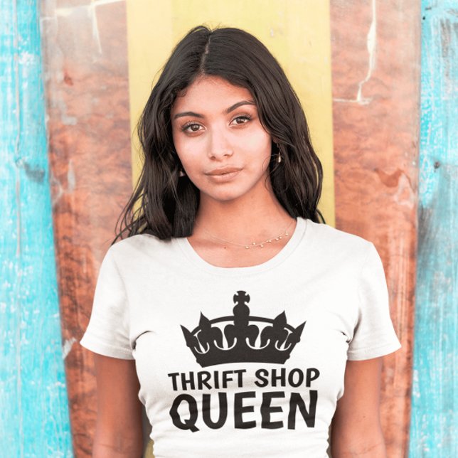 REINE DE LA FRICHE, T-shirts drôles pour dames (Créateur téléchargé)