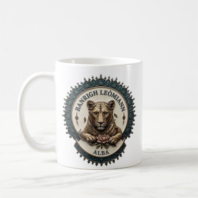 Reine Lionne. Tasse de café Alba (Gauche)