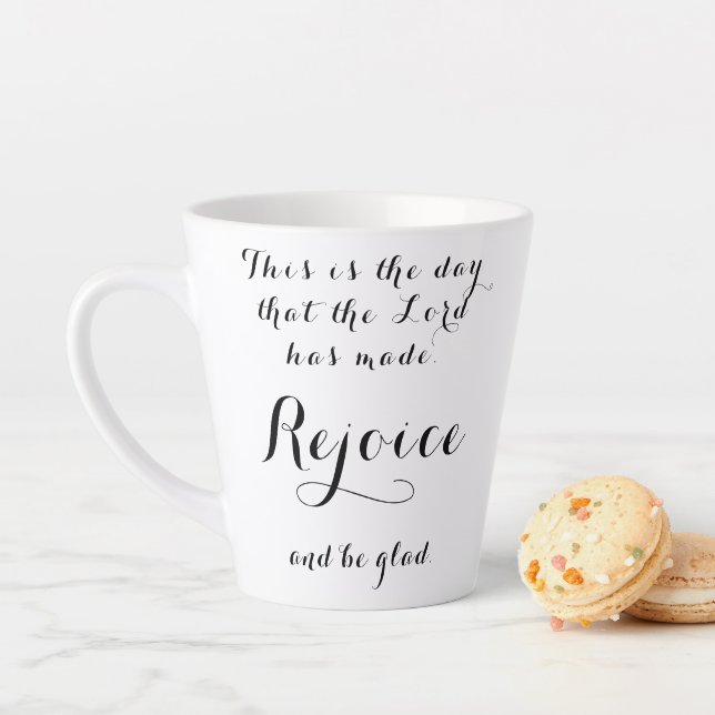 Réjouissez-vous et soyez heureux Mug (En situation)