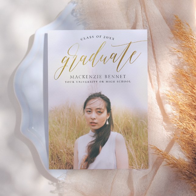 Remarquable | Faire-part diplômée de l'or Script (Créateur téléchargé)